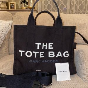 THE TOTE BAG BY MARC JACOBS (BASICALLY NEW)